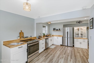 NEW Kitchen with NEW Appliances