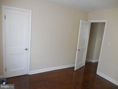 1046 Ellicott Driveway, Baltimore, MD 21216 - photo 4