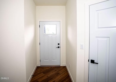 1414 10th St SW, Jamestown, ND 58401 - photo 6