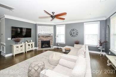 Great Room with Gas FP
