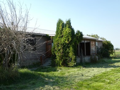 8515 77th - 4