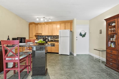 Crestwood Condominiums unit 33, Holliston, MA 01746 - photo 6