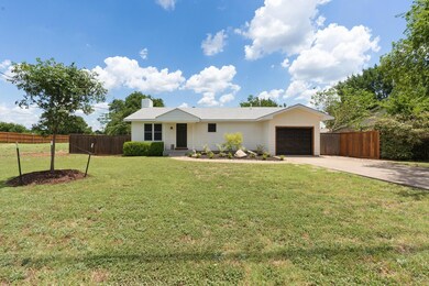 104 Lane Ave, Cleburne, TX 76033 - photo 2