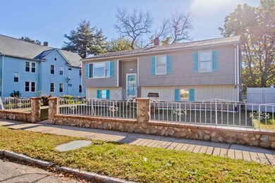 47 Laurel St, Springfield, MA 01107 - photo 4