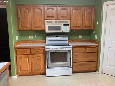 1855 E Sixth Ave, Sutherlin, OR 97479 - photo 6