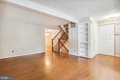 3645 Wharf Ln, Triangle, VA 22172 - photo 6