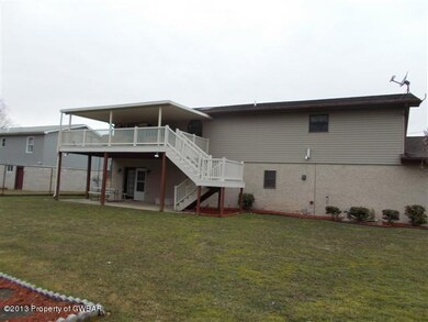 3 Raymond Dr, Hanover Township, PA 18706 - photo 2