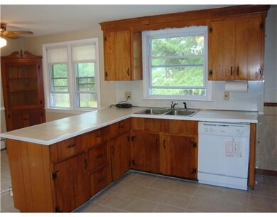 1 Kiwanee Rd, Warwick, RI 02888 - photo 7
