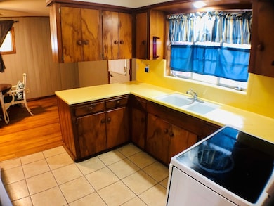 1409 Highland Dr, Bay City, TX 77414 - photo 7