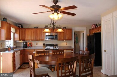 2706 Overlook Ct, Manchester, MD 21102 - photo 4