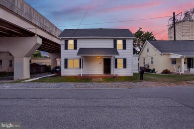 704 Square St, Mount Joy, PA 17552 - photo 4