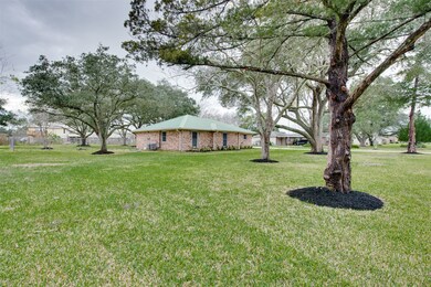 47 Boreas Dr, Alvin, TX 77511 - photo 3