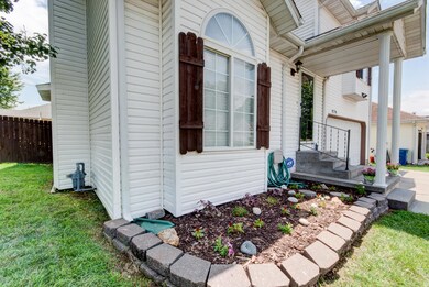 826 S Hickory Lane-5