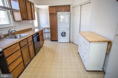 7007 Haycock Rd, Falls Church, VA 22043 - photo 7