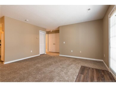 1624 Colonial Club Dr unit 101, New Albany, IN 47150 - photo 5