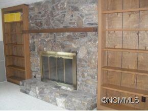 Living Rm. gas log Fireplace