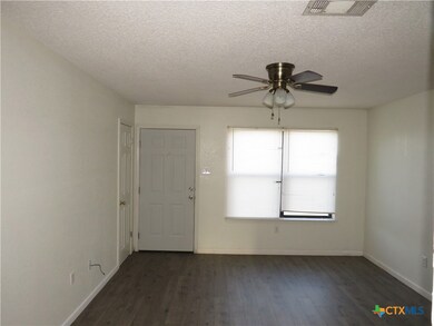 142 Wolf Rd unit A, Copperas Cove, TX 76522 - photo 3