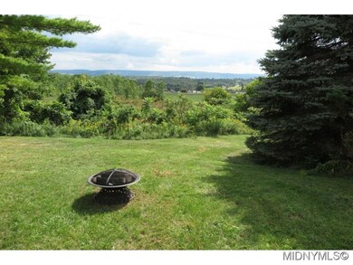 YARD W/NICE VIEWS