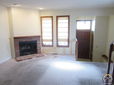 3615 SW Eveningside Dr, Topeka, KS 66614 - photo 3