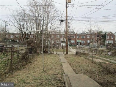 2913 Edgecombe Cir S, Baltimore, MD 21215 - photo 3