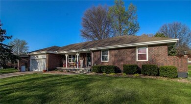 916 NW 12th St, Blue Springs, MO 64015 - photo 2