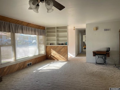 1233 W Jeffers Dr, Rawlins, WY 82301 - photo 4