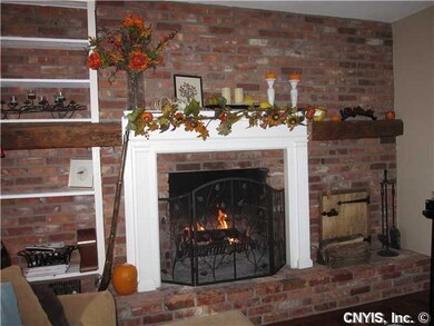 Living Room The fireplace, up close and personal!