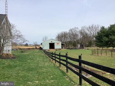 2348 Runnymeade Rd, Bunker Hill, WV 25413 - photo 4