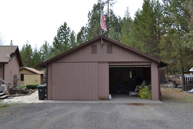 garage w/storage & workroom