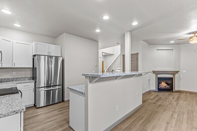 655 Shadow Way, Central Point, OR 97502 - photo 2