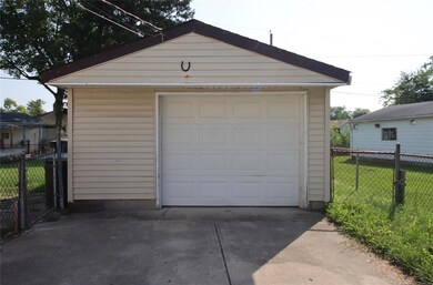 313 S 8th Ave, Beech Grove, IN 46107 - photo 6