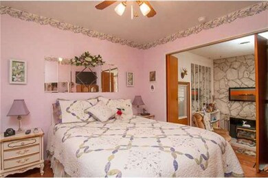 Guest bedroom