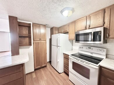 2016 Main St unit 1904, Houston, TX 77002 - photo 6