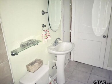 810 810 Camp, Kilgore, TX 75662 - photo 4