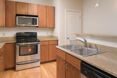 863_Flynn_St_Unit_305_07