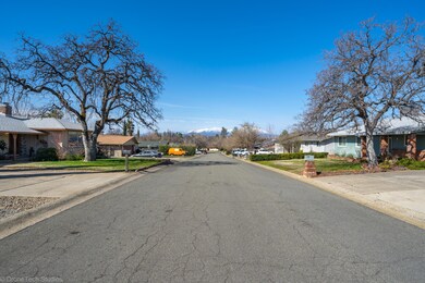 2863 Squire Ave, Redding, CA 96002 - photo 3