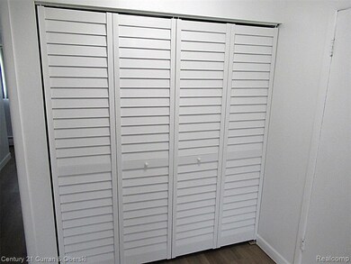 Brookdale Condominium unit C 22, Farmington, MI 48336 - photo 4