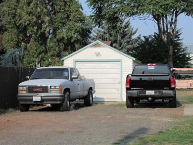 4 Detached Single Car Garage