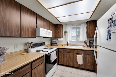 10828 N Biltmore Dr unit 223, Phoenix, AZ 85029 - photo 5