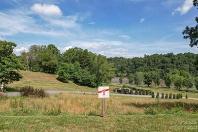 Last lot to face the river.