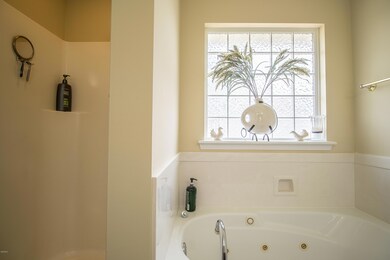 41719 440 Pinecrest-108