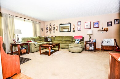 305 N Vine St, Wingate, IN 47994 - photo 3