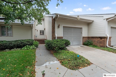 759 N 130th Plaza unit 2B3, Omaha, NE 68154 - photo 3