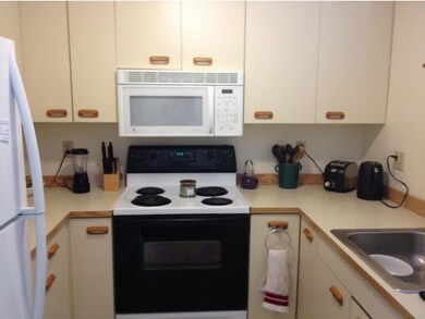 5 Remington Ct, Pembroke, NH 03275 - photo 2