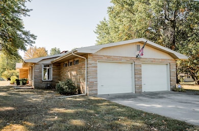 410 N Eisenhower, Monett-1