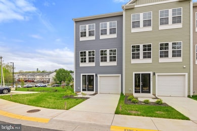 125 Sage Creek Ct, Manassas Park, VA 20111 - photo 4