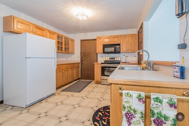 226 Cedarbrook Rd, Naperville, IL 60565 - photo 2