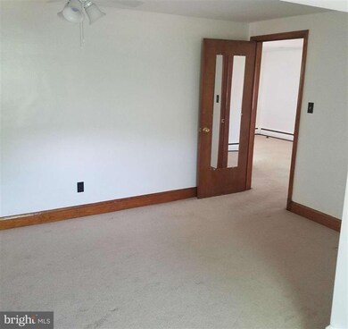 2918 Vermont Ave unit B UPPER, Halethorpe, MD 21227 - photo 5