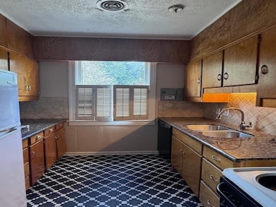 2590 McFaddin St unit 5, Beaumont, TX 77702 - photo 4