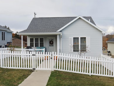 1005 German St, Maquoketa, IA 52060 - photo 3